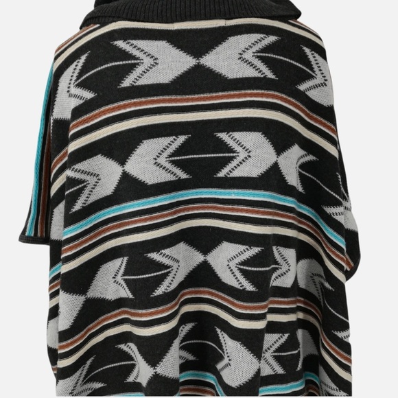 Double Zero Turtleneck Fringe Poncho Size M Boho Southwest Pockets Western - Picture 11 of 11